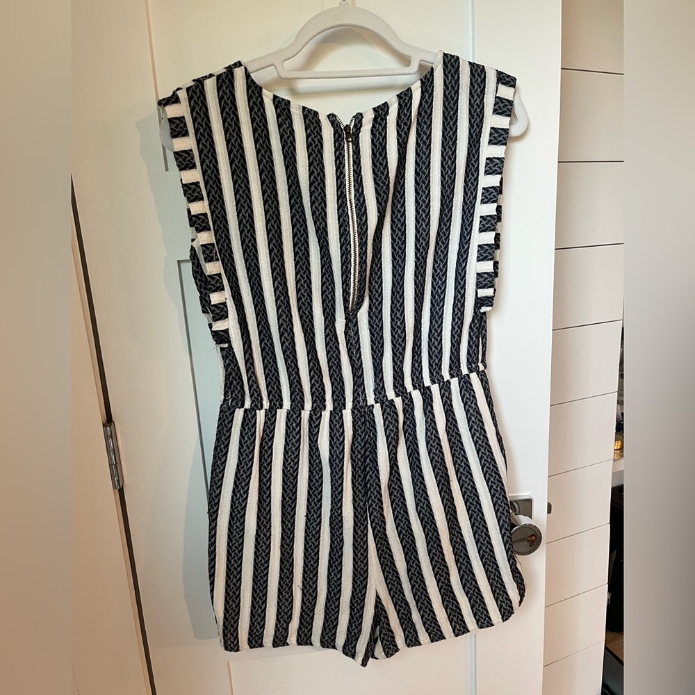 Universal Thread romper - Picture 2 of 5